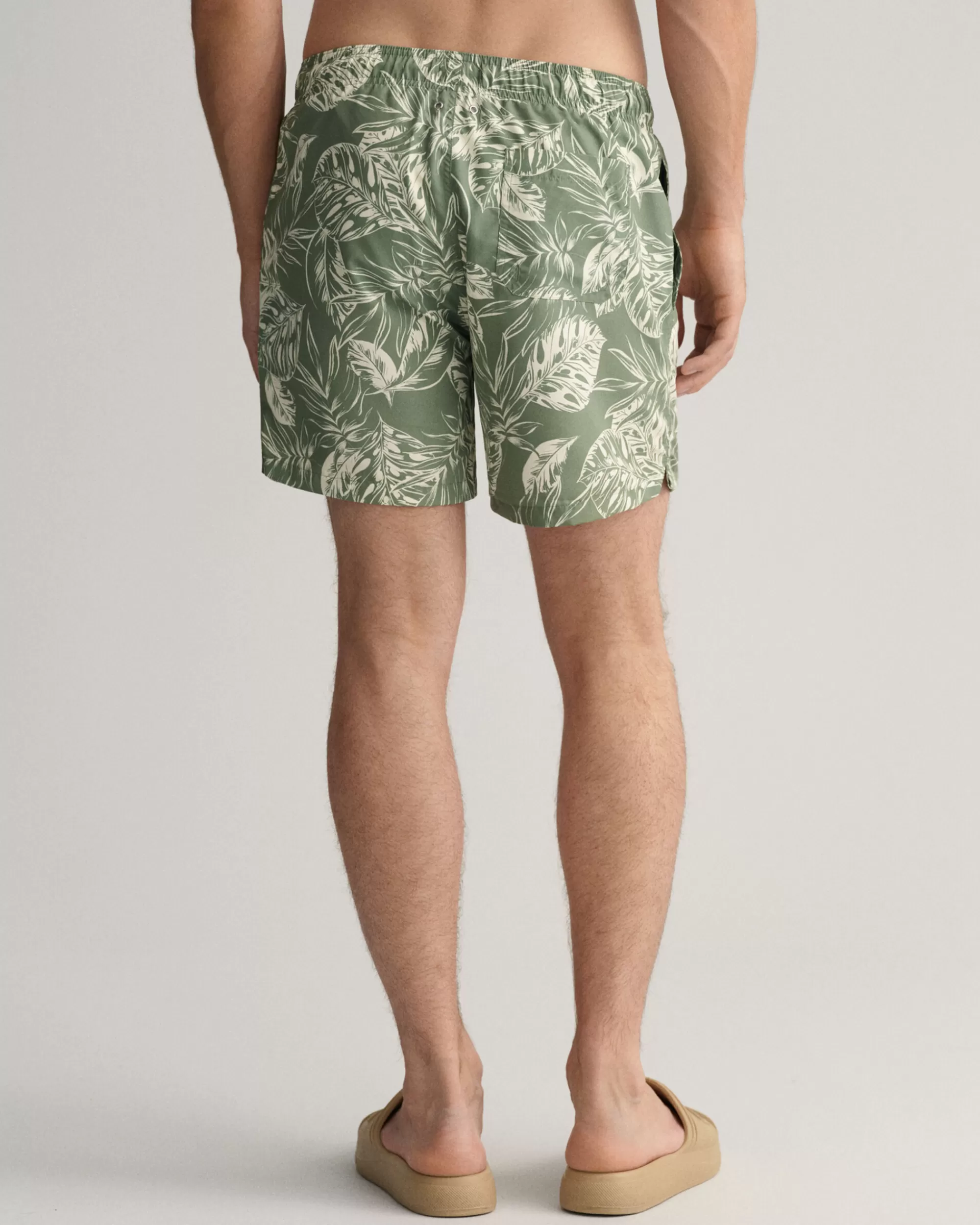 Uimahousut^GANT Classic Fit ‑Mitoitetut Uimashortsit Trooppisella Lehtiprinttikuosilla Kalamata Green