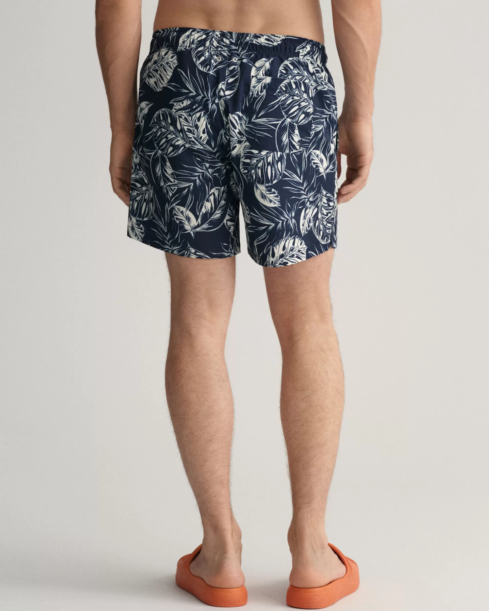 Uimahousut^GANT Classic Fit ‑Mitoitetut Uimashortsit Trooppisella Lehtiprinttikuosilla Marine