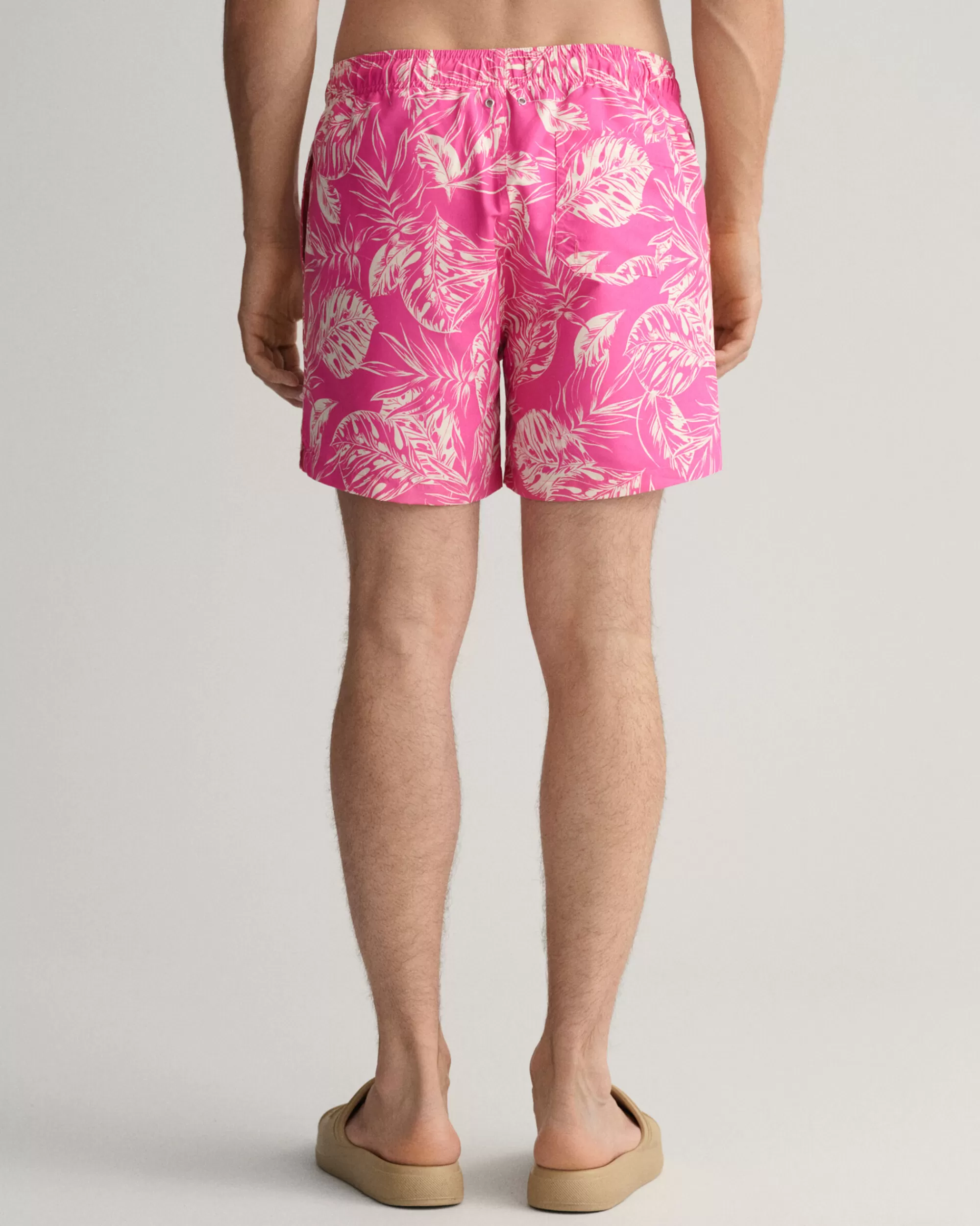 Uimahousut^GANT Classic Fit ‑Mitoitetut Uimashortsit Trooppisella Lehtiprinttikuosilla Perky Pink