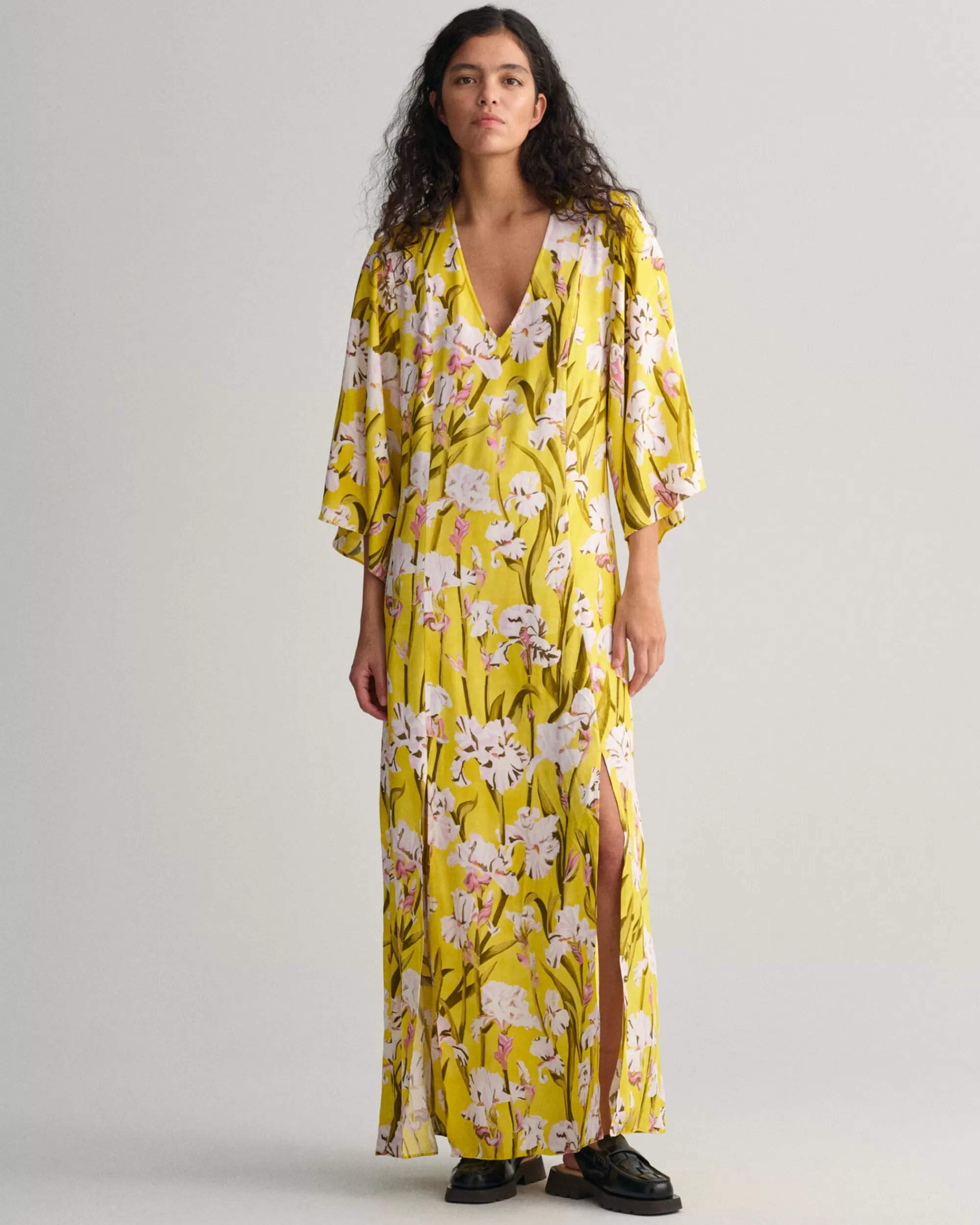 Mekot^GANT Maksimittainen Printtikuvioitu Iris-Mekko Jossa V‑Paantie Canary Yellow