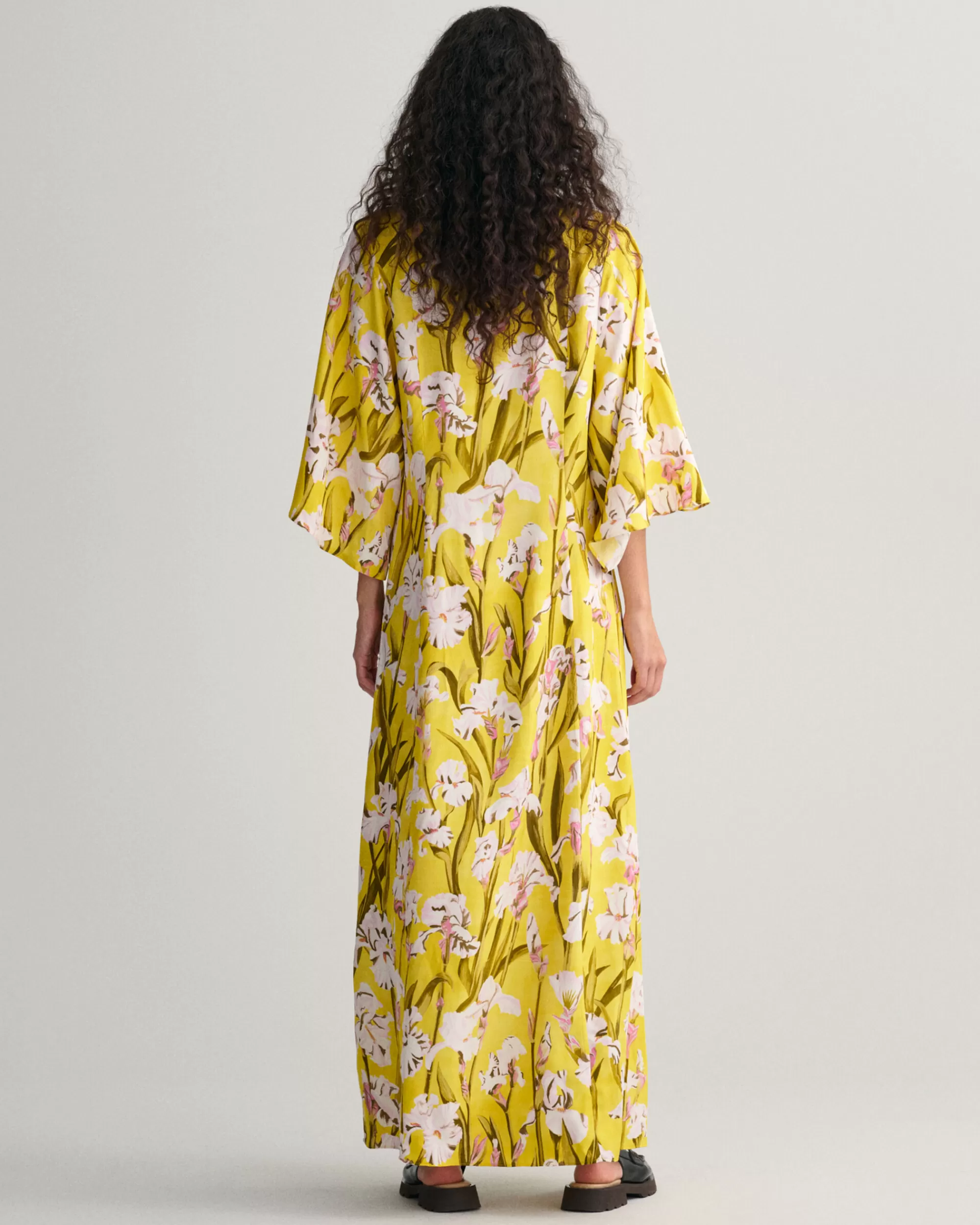 Mekot^GANT Maksimittainen Printtikuvioitu Iris-Mekko Jossa V‑Paantie Canary Yellow