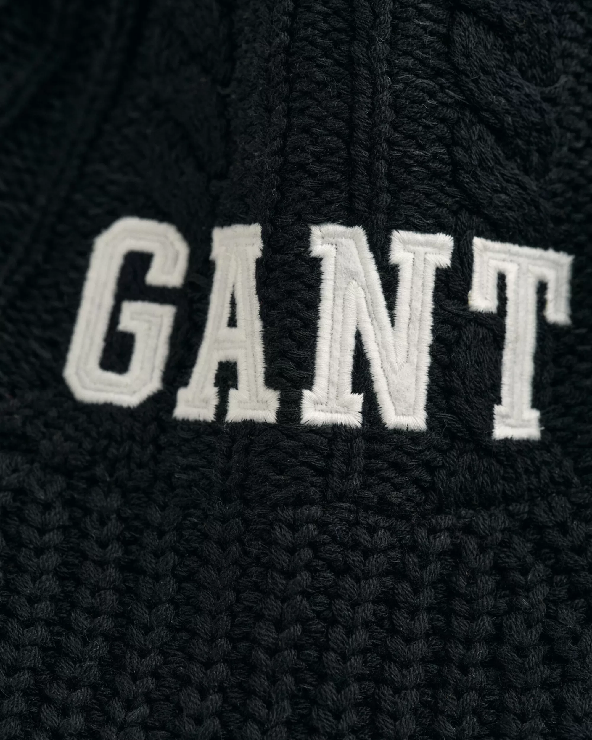 Pipot^GANT Neulehattu Ebony Black