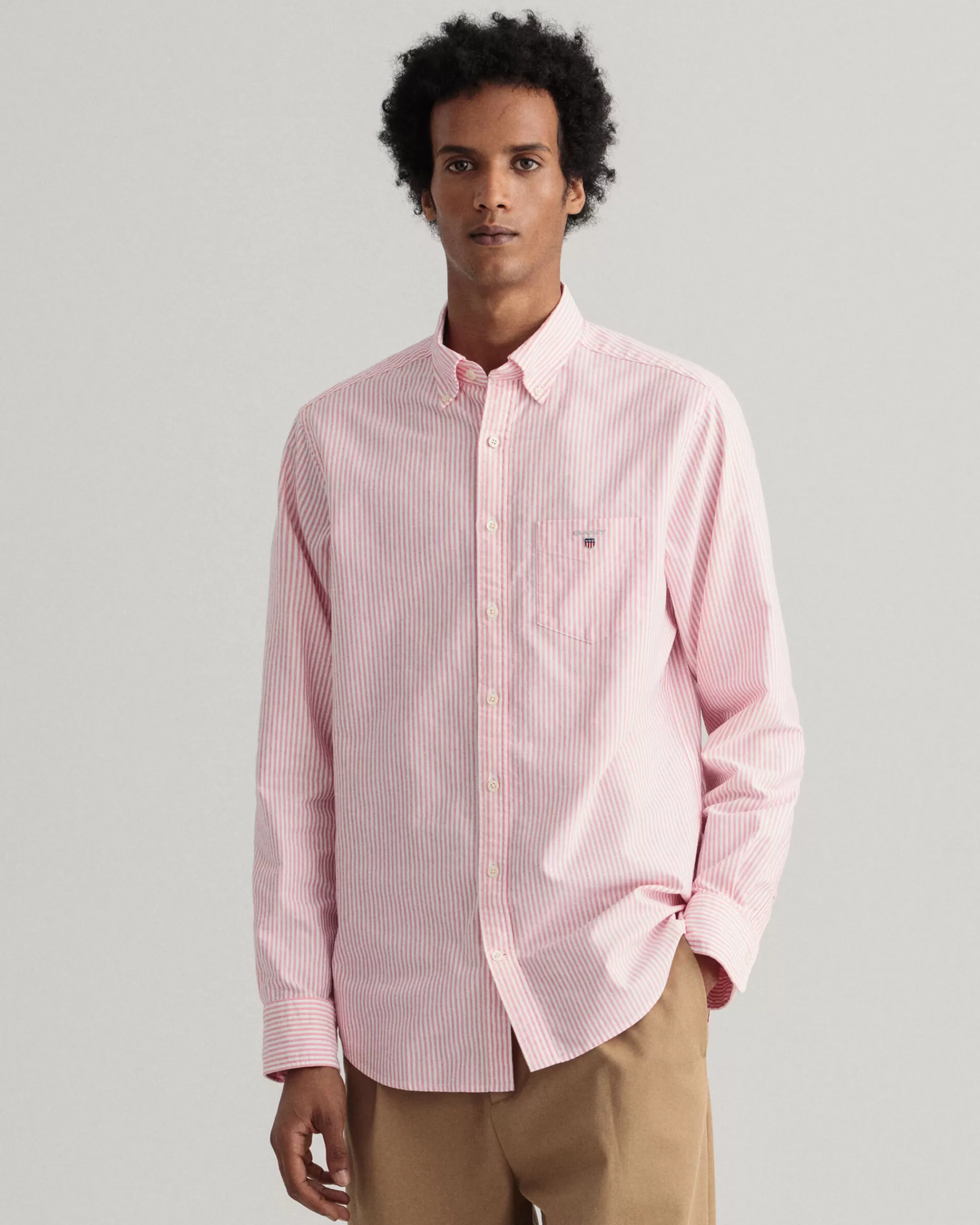 Paidat^GANT Regular Fit ‑Mitoitettu Pystyraidallinen Oxford-Paita Light Pink