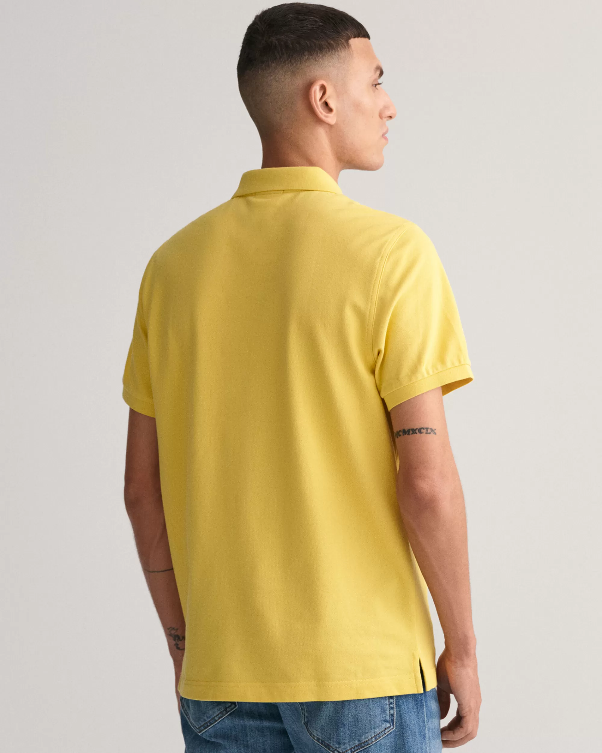 Pikeepaidat^GANT Regular Fit -Mitoitettu Shield-Pikeepaita Parchment Yellow