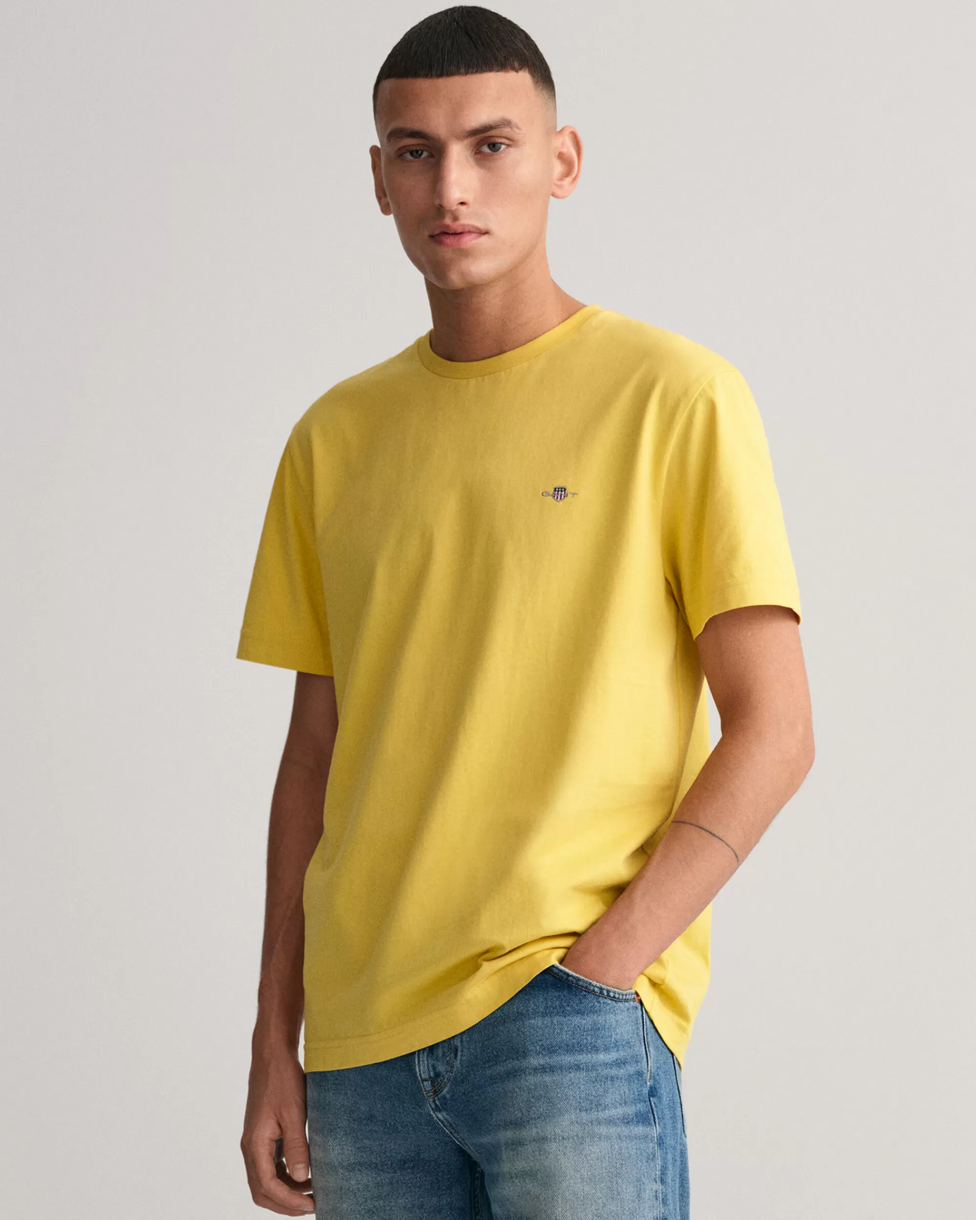 T-Paidat^GANT Regular Fit ‑Mitoitettu Shield-T‑Paita Parchment Yellow