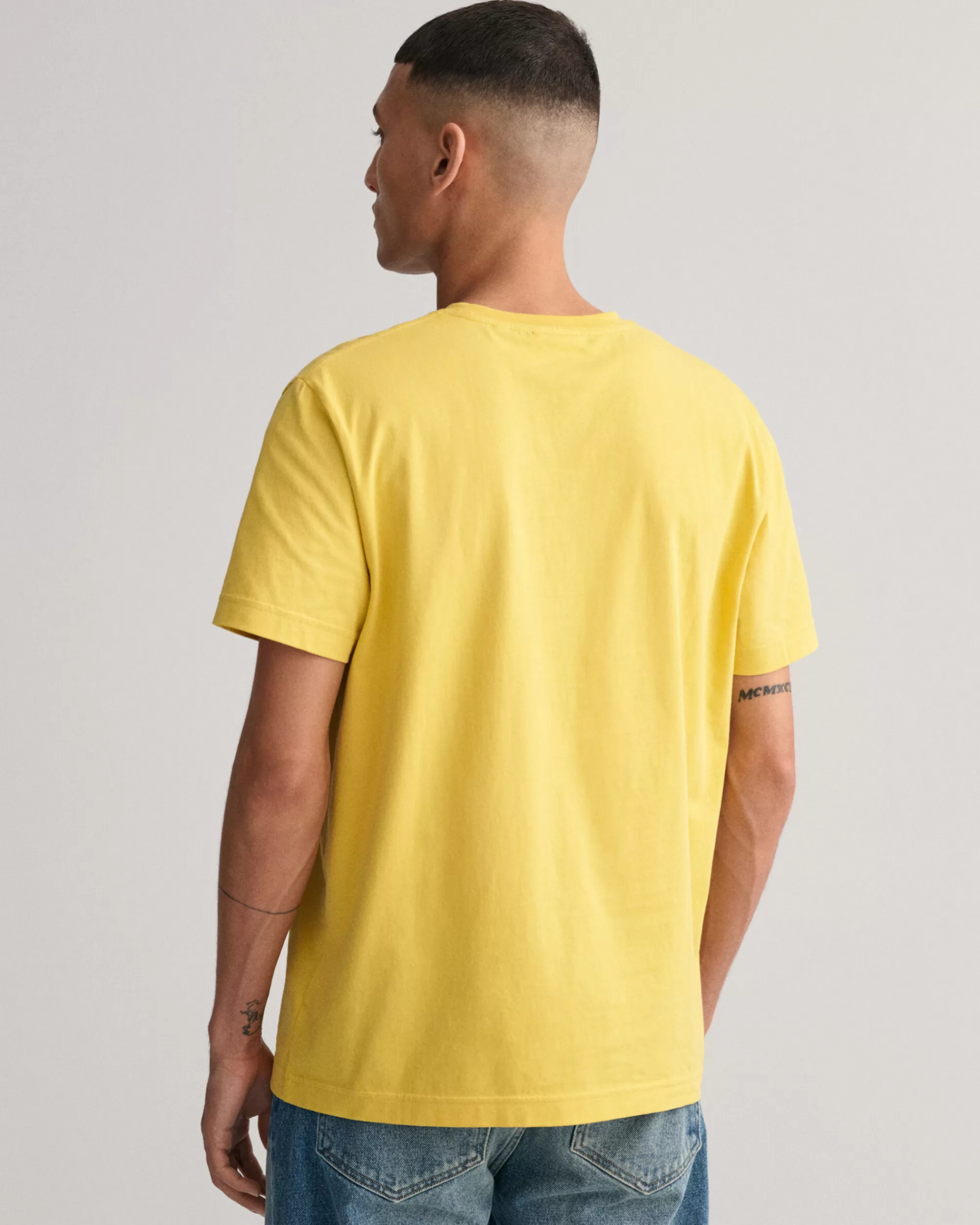 T-Paidat^GANT Regular Fit ‑Mitoitettu Shield-T‑Paita Parchment Yellow