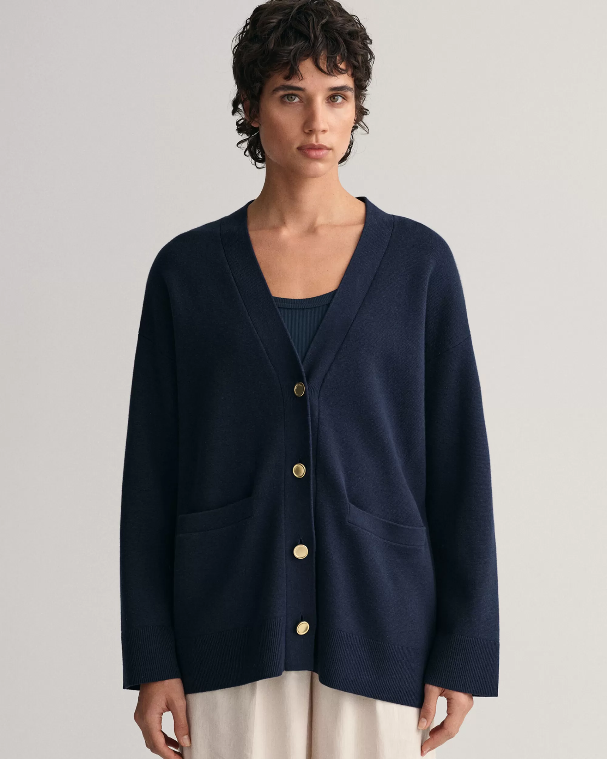 Neuleet^GANT Relaxed Fit ‑Mitoitettu Neuletakki Jossa V-Paantie Evening Blue