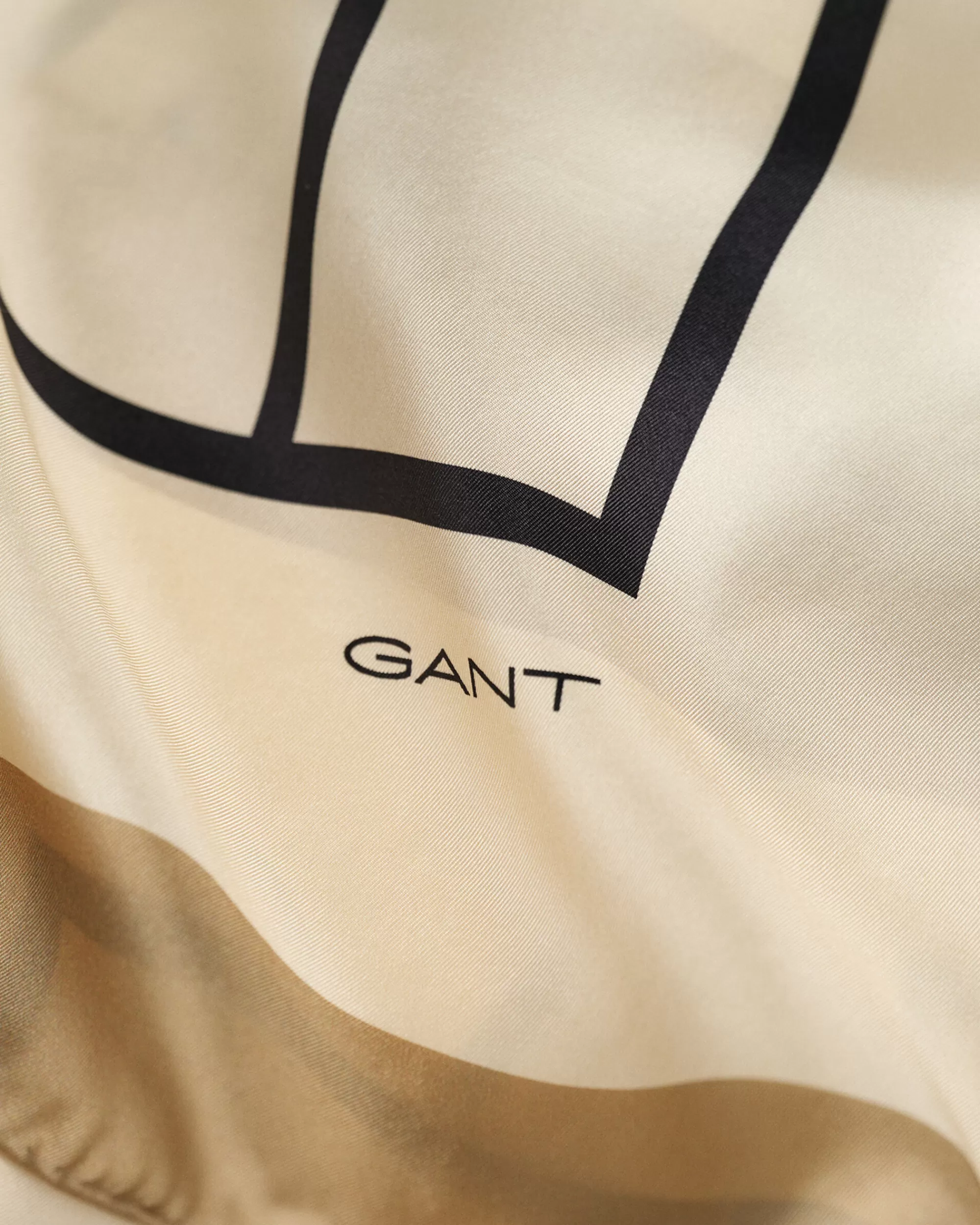 Huivit^GANT Silkkihuivi Dark Khaki