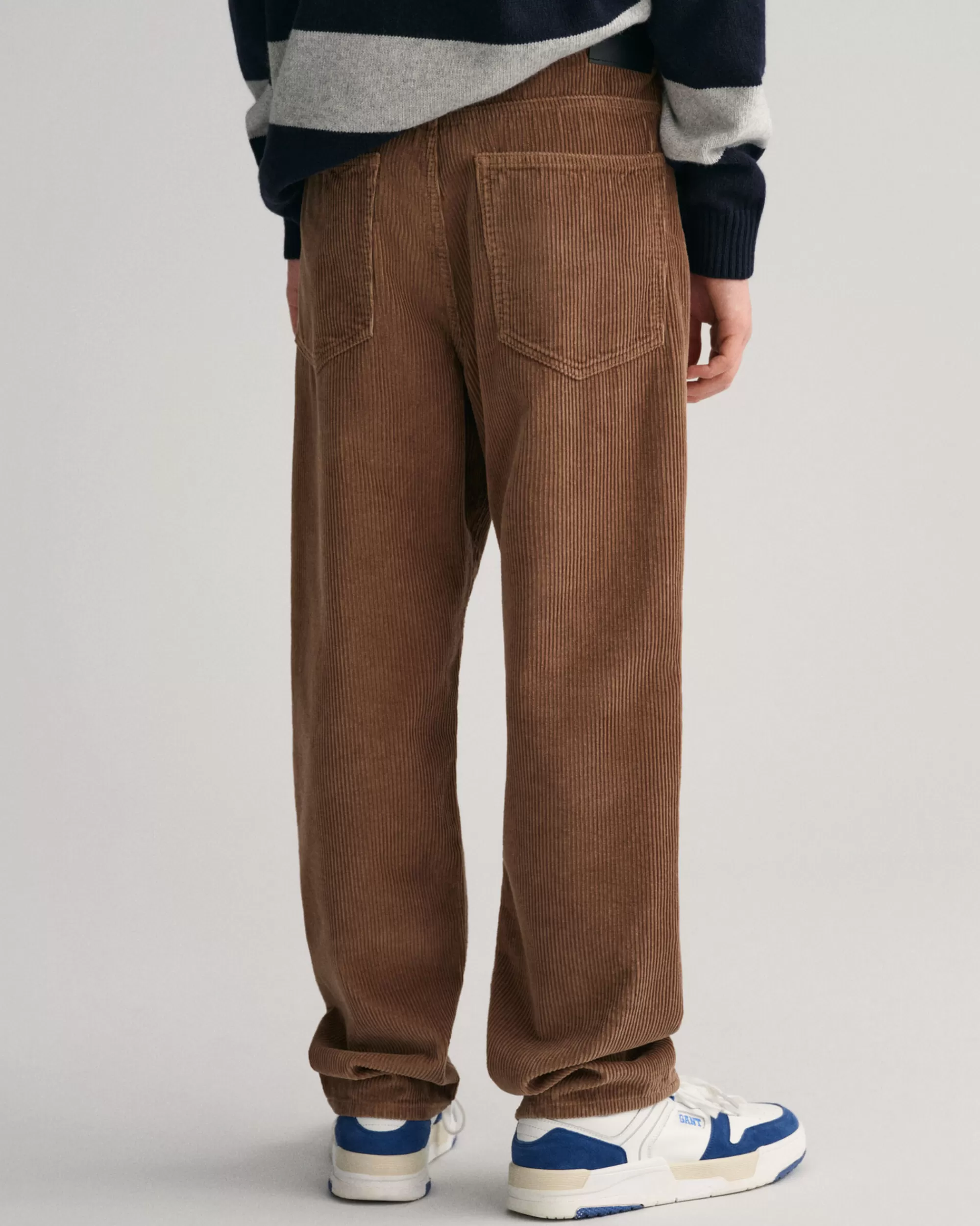 Housut^GANT Teen Boys ‑Malliston Loose Fit -Mitoitetut Vakosamettihousut Cocoa Brown